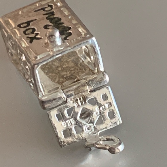Vintage Sterling Silver Tiny Prayer Box Charm, Stamped 925 - Picture 4 of 11